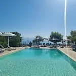 Blue Waves Corfu * קאבוס